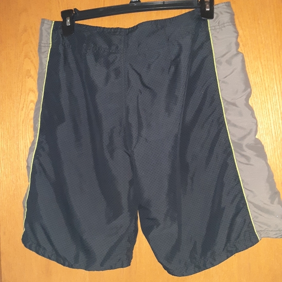 Mens size 36, Blue Dol swim trunks - Picture 2 of 3